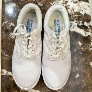 White Tretorn canvas sneaker